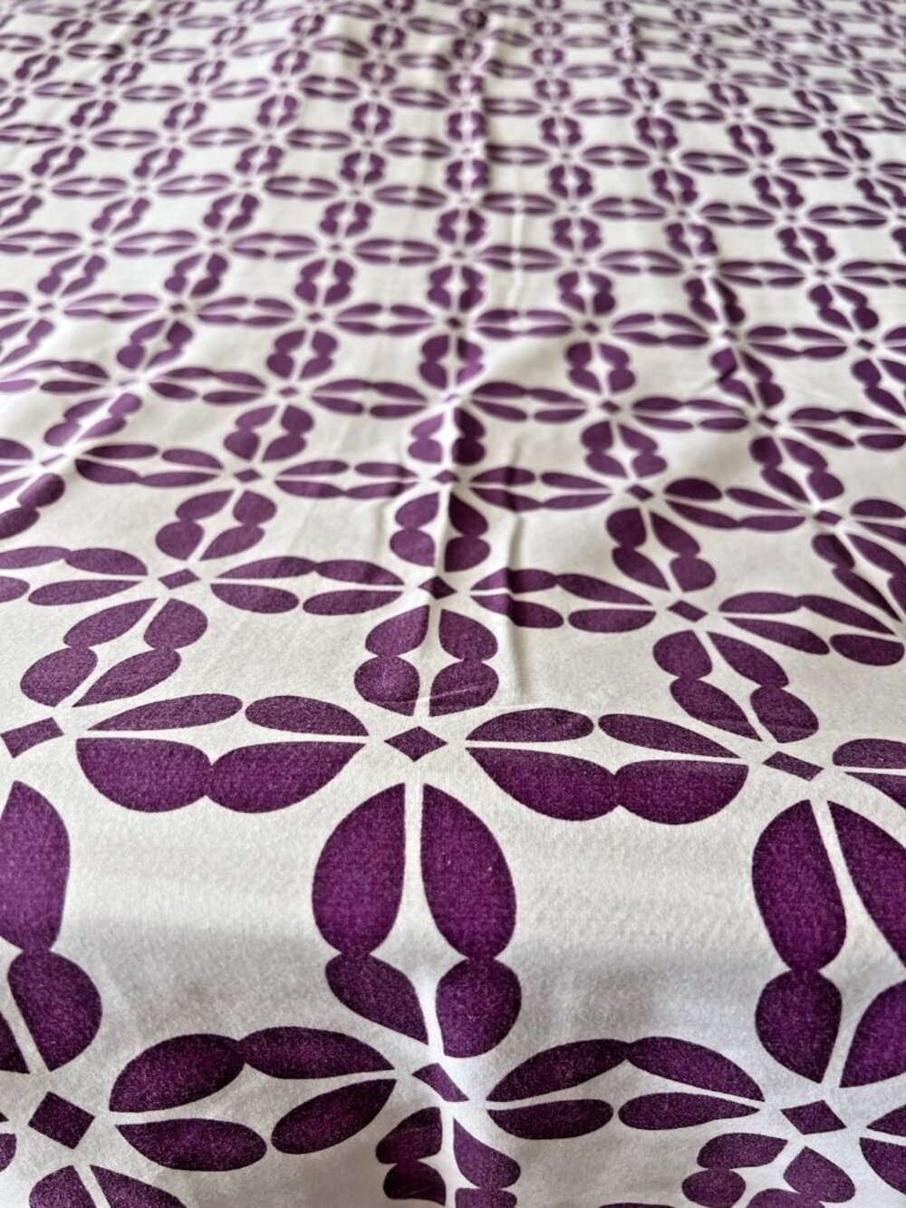 1970s Purple TWIN Flat Sheet White Geometric Flower 50% Cotton-Poly Jacky MILLAN